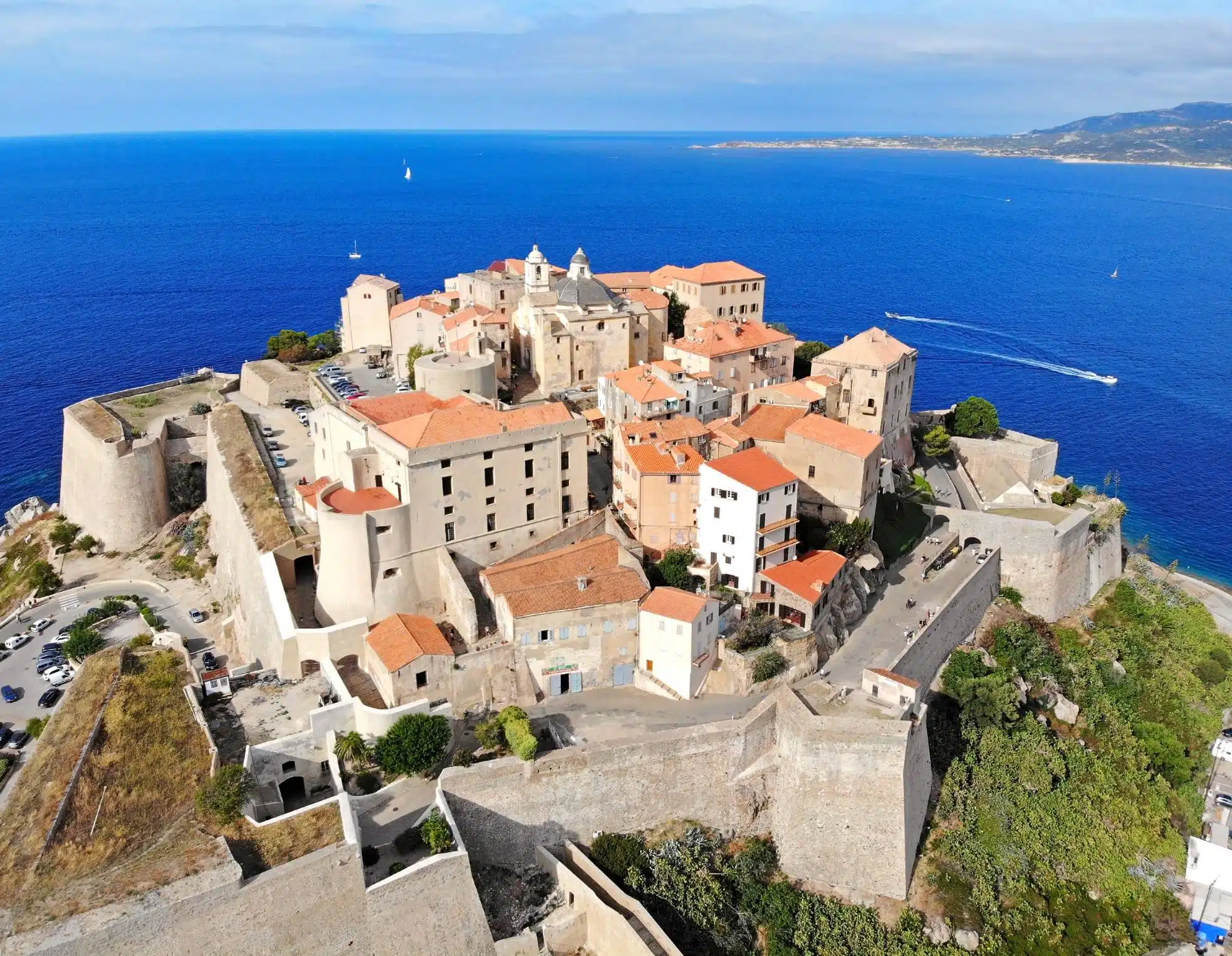 Comment choisir le bon emplacement pour son investissement immobilier en Corse du Sud